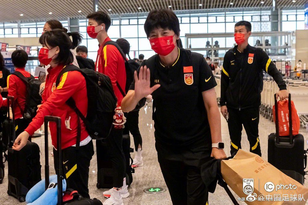 而当危难来临，波尔凯尼恩对小智一行放下成见，共同担起了守护宝可梦家园的重任